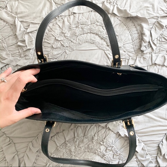 🚫SOLD🚫Michael Kors Voyager - Picture 3 of 4